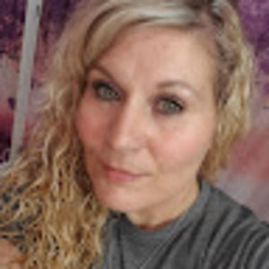 Meet your Posher, Angie